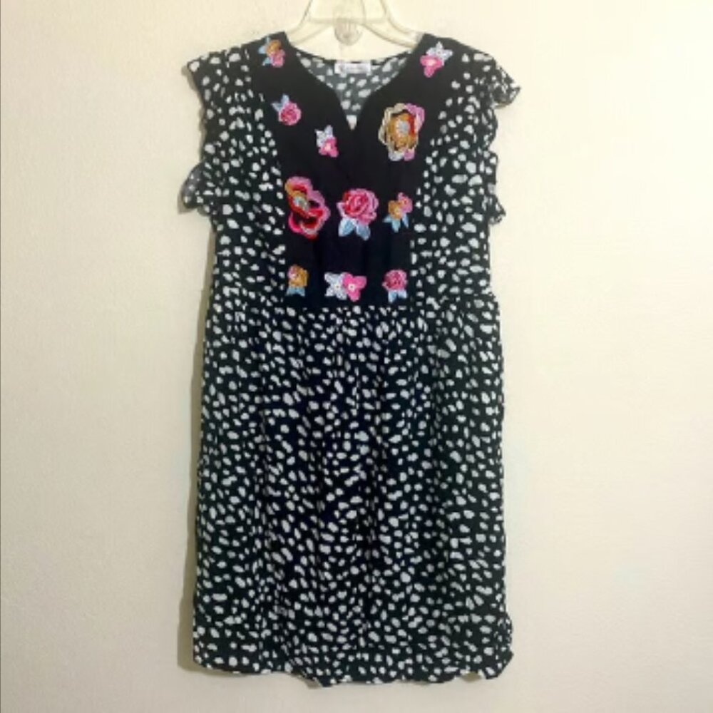 KIRUNDO Bohemian Style Mini Babydoll Dress w Floral Embroidery Size L